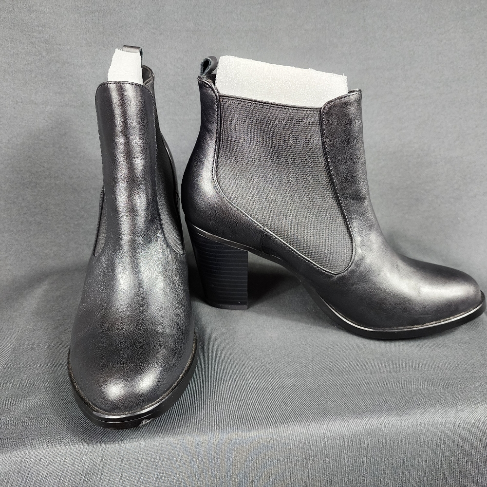 Isaac Mizrahi Black Leather Heeled Ankle Boots